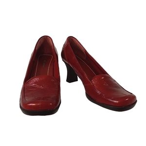Jasmin Studio Patent Leather Heeled Loafer Shoe | US 8